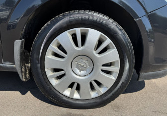 Подержанный автомобиль Opel Astra Hatchback 2012 года (12 фото)