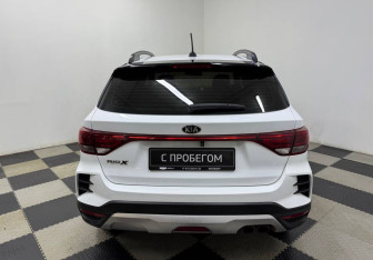 Подержанный автомобиль Kia Rio Hatchback 2021 года (6 фото)