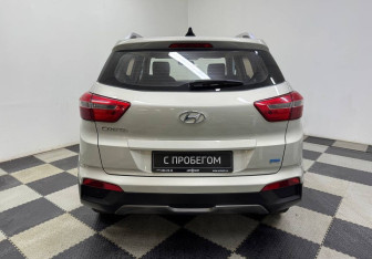 Подержанный автомобиль Hyundai Creta 2018 года (6 фото)
