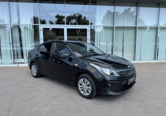 Подержанный автомобиль Kia Rio Sedan 2018 года (3 фото)