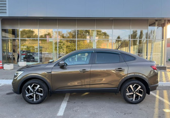 Подержанный автомобиль Renault Arkana 2019 года (8 фото)