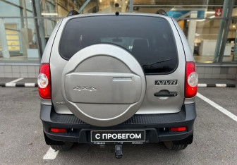 Подержанный автомобиль Chevrolet Niva 2017 года (6 фото)