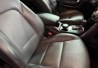 Подержанный автомобиль Hyundai Santa Fe 2017 года (9 фото)