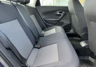 Подержанный автомобиль Volkswagen Polo Sedan 2012 года (11 фото)