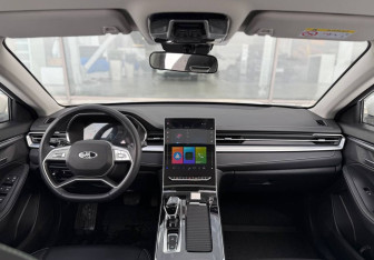 Подержанный автомобиль Москвич 6 2023 года (9 фото)