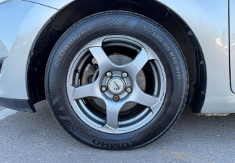 Подержанный автомобиль Toyota Auris Hatchback 2009 года (12 фото)