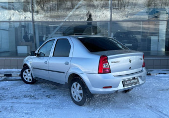 Подержанный автомобиль Renault Logan Sedan 2014 года (7 фото)