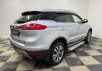 Подержанный автомобиль Geely Atlas 2019 года (5 фото)