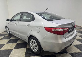 Подержанный автомобиль Kia Rio Sedan 2014 года (7 фото)