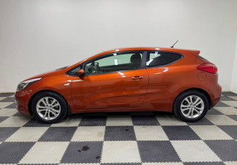 Подержанный автомобиль Kia Ceed Hatchback 2014 года (8 фото)