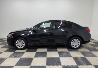 Подержанный автомобиль Chevrolet Cruze Sedan 2013 года (8 фото)