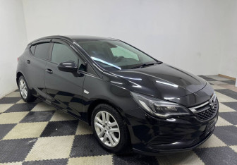 Подержанный автомобиль Opel Astra Hatchback 2018 года (3 фото)