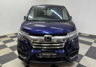 Подержанный автомобиль Honda Stepwgn 2019 года (2 фото)