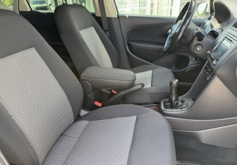 Подержанный автомобиль Volkswagen Polo Sedan 2011 года (10 фото)