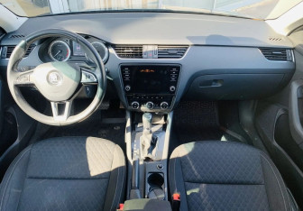 Подержанный автомобиль Skoda Octavia Liftback 2017 года (9 фото)