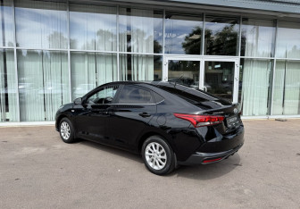Подержанный автомобиль Hyundai Solaris Sedan 2021 года (7 фото)
