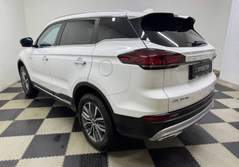 Подержанный автомобиль Geely Atlas Pro 2024 года (7 фото)