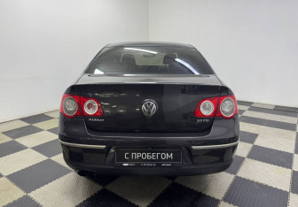 Подержанный автомобиль Volkswagen Passat Sedan 2007 года (6 фото)
