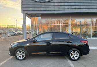 Подержанный автомобиль Hyundai Solaris Sedan 2018 года (8 фото)