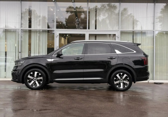Подержанный автомобиль Kia Sorento 2021 года (8 фото)
