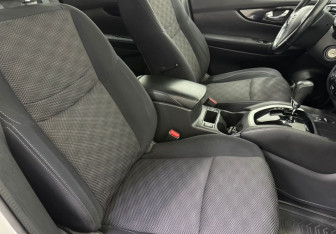 Подержанный автомобиль Nissan Qashqai 2017 года (9 фото)