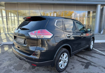 Подержанный автомобиль Nissan X-Trail 2016 года (5 фото)