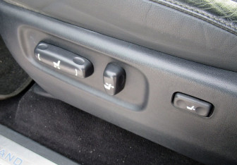 Подержанный автомобиль Toyota Land Cruiser Suv 2020 года (14 фото)