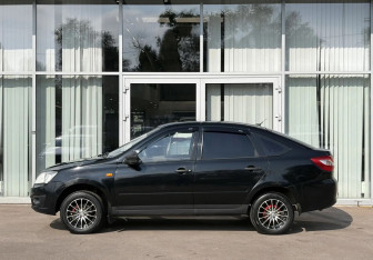 Подержанный автомобиль LADA (ВАЗ) Granta Sedan 2014 года (8 фото)