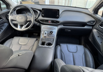 Подержанный автомобиль Hyundai Santa Fe 2023 года (9 фото)
