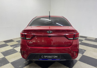 Подержанный автомобиль Kia Rio Sedan 2018 года (6 фото)