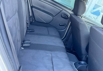 Подержанный автомобиль Renault Logan Sedan 2014 года (12 фото)