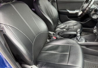 Подержанный автомобиль Kia Rio Hatchback 2013 года (9 фото)