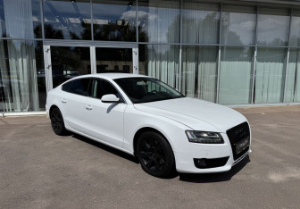 Подержанный автомобиль Audi A5 Liftback 2010 года (3 фото)
