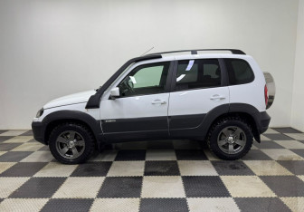 Подержанный автомобиль Chevrolet Niva 2018 года (8 фото)