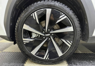 Подержанный автомобиль Geely Atlas 2023 года (13 фото)