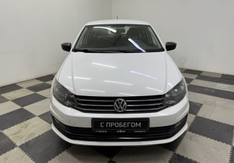 Подержанный автомобиль Volkswagen Polo Sedan 2015 года (2 фото)
