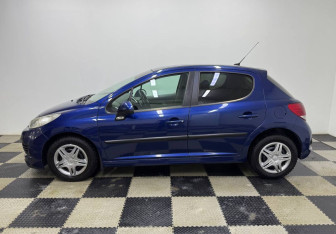Подержанный автомобиль Peugeot 207 Hatchback 2010 года (8 фото)