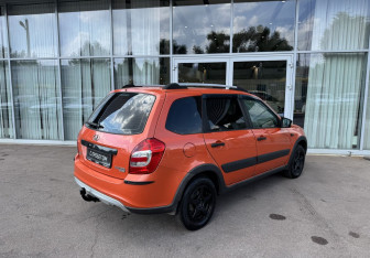 Подержанный автомобиль LADA (ВАЗ) Kalina Hatchback 2016 года (5 фото)