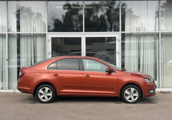 Подержанный автомобиль Skoda Rapid Liftback 2017 года (4 фото)