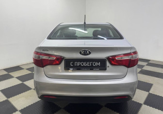 Подержанный автомобиль Kia Rio Sedan 2014 года (6 фото)