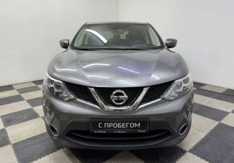 Подержанный автомобиль Nissan Qashqai 2017 года (2 фото)