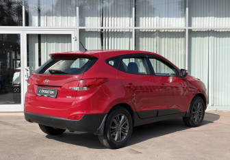 Подержанный автомобиль Hyundai ix35 2013 года (5 фото)