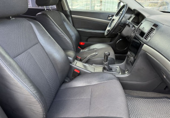 Подержанный автомобиль Chevrolet Epica 2011 года (10 фото)