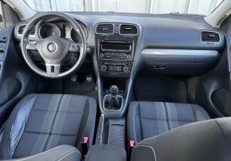Подержанный автомобиль Volkswagen Golf Hatchback 2012 года (9 фото)
