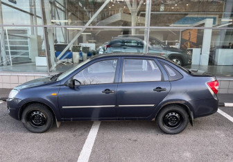 Подержанный автомобиль LADA (ВАЗ) Granta Sedan 2012 года (8 фото)