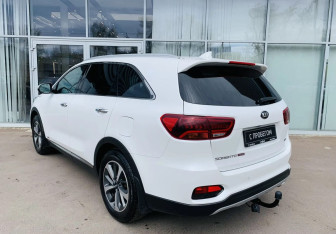 Подержанный автомобиль Kia Sorento 2019 года (7 фото)