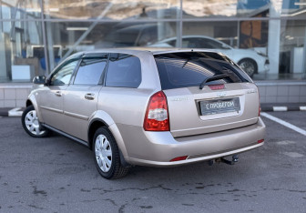 Подержанный автомобиль Chevrolet Lacetti Wagon 2006 года (7 фото)