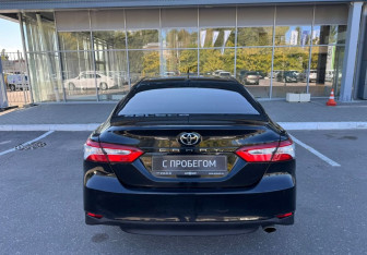 Подержанный автомобиль Toyota Camry Sedan 2019 года (5 фото)