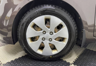 Подержанный автомобиль Kia Rio Sedan 2017 года (12 фото)