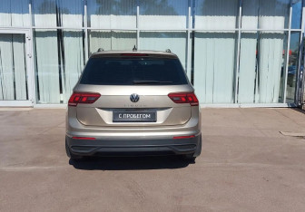 Подержанный автомобиль Volkswagen Tiguan 2021 года (6 фото)